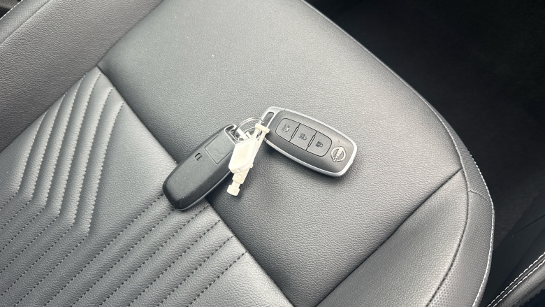 Nissan Juke 1.0 DiG-T Tekna 5dr Petrol Hatchback